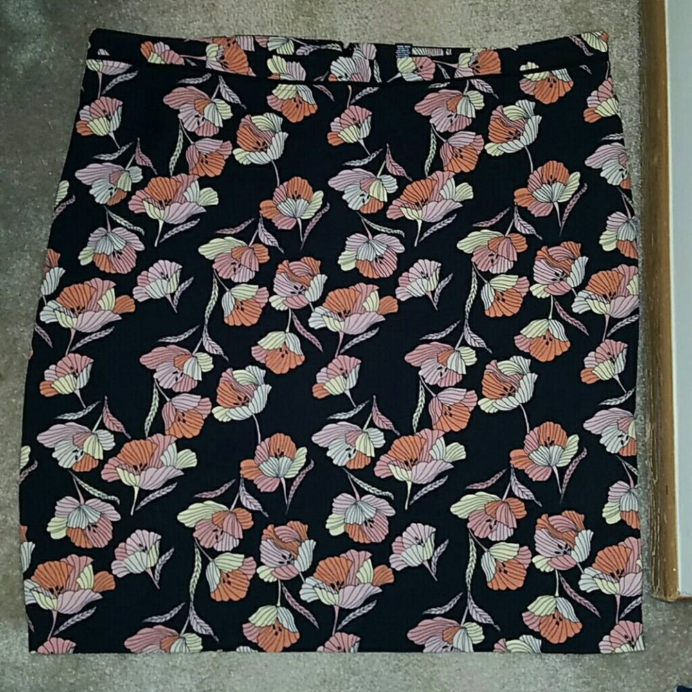 Who What Wear floral straight skirt